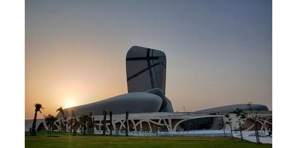 近10萬節(jié)鋼管組成5個“大石頭”，壕氣滿滿還得是沙特！