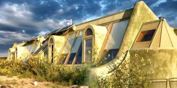 這個老炮兒建筑師讓難民住垃圾堆，卻贏得全世界尊重！